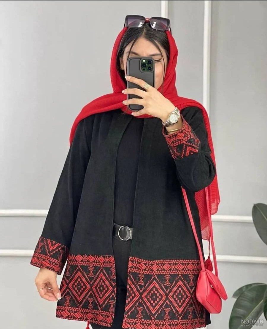 مدل مانتو یلدا ۱۴۰۴: بهترین گزینه های شب یلدا دخترانه و زنانه ست مادر و دختری