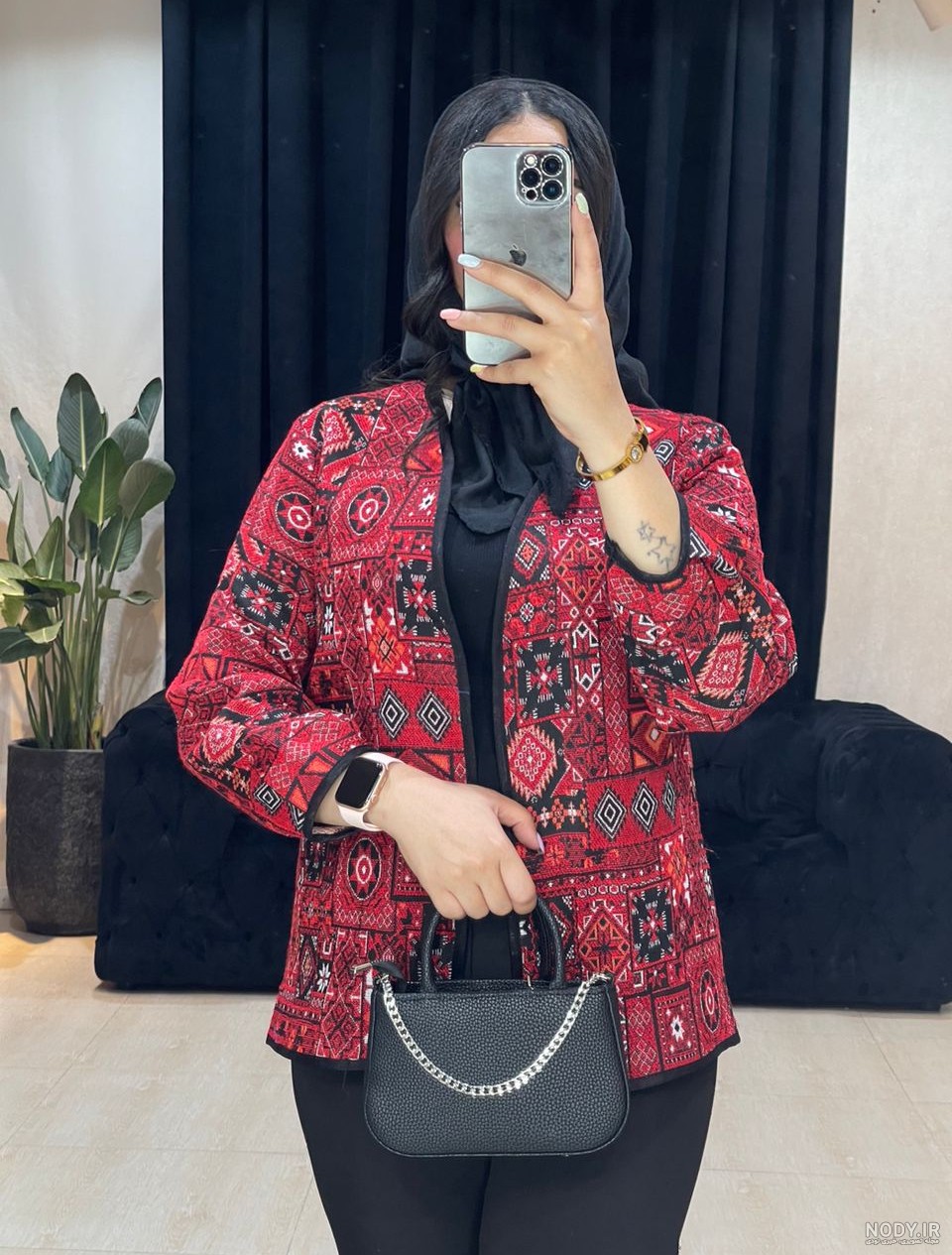 بهترین مانتو شیک و یلدایی دخترانه و ترک در سال ۱۴۰۴ و ۲۰۲۵ برای شب یلدا