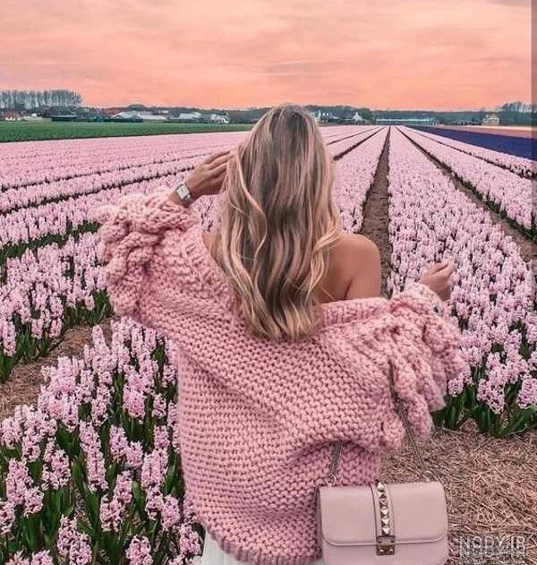 تصاویر پس زمینه دخترانه لاکچری و فانتزی در سال 2025، با رنگ های بنفش، صورتی، مشکی و سیاه سفید