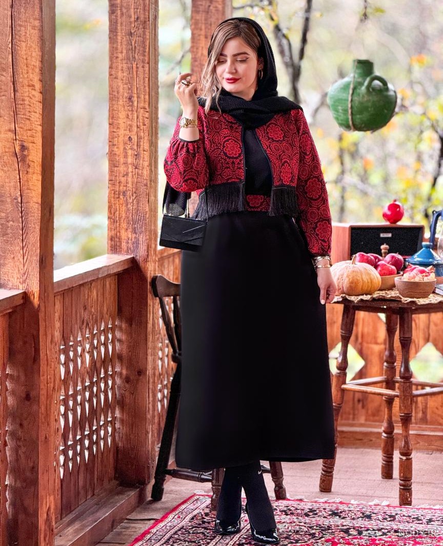 مدل های مانتو دخترانه یلدایی و شیک ۲۰۲۵، جدیدترین مدل های بلند و کابل با yalda cosmetics