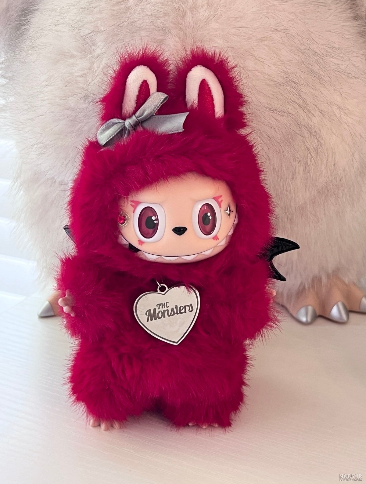 عکس لبوبو زرشکی و تصاویر قورباغه، قورمه سبزی و شهر در سبک crimson fotobok 1404