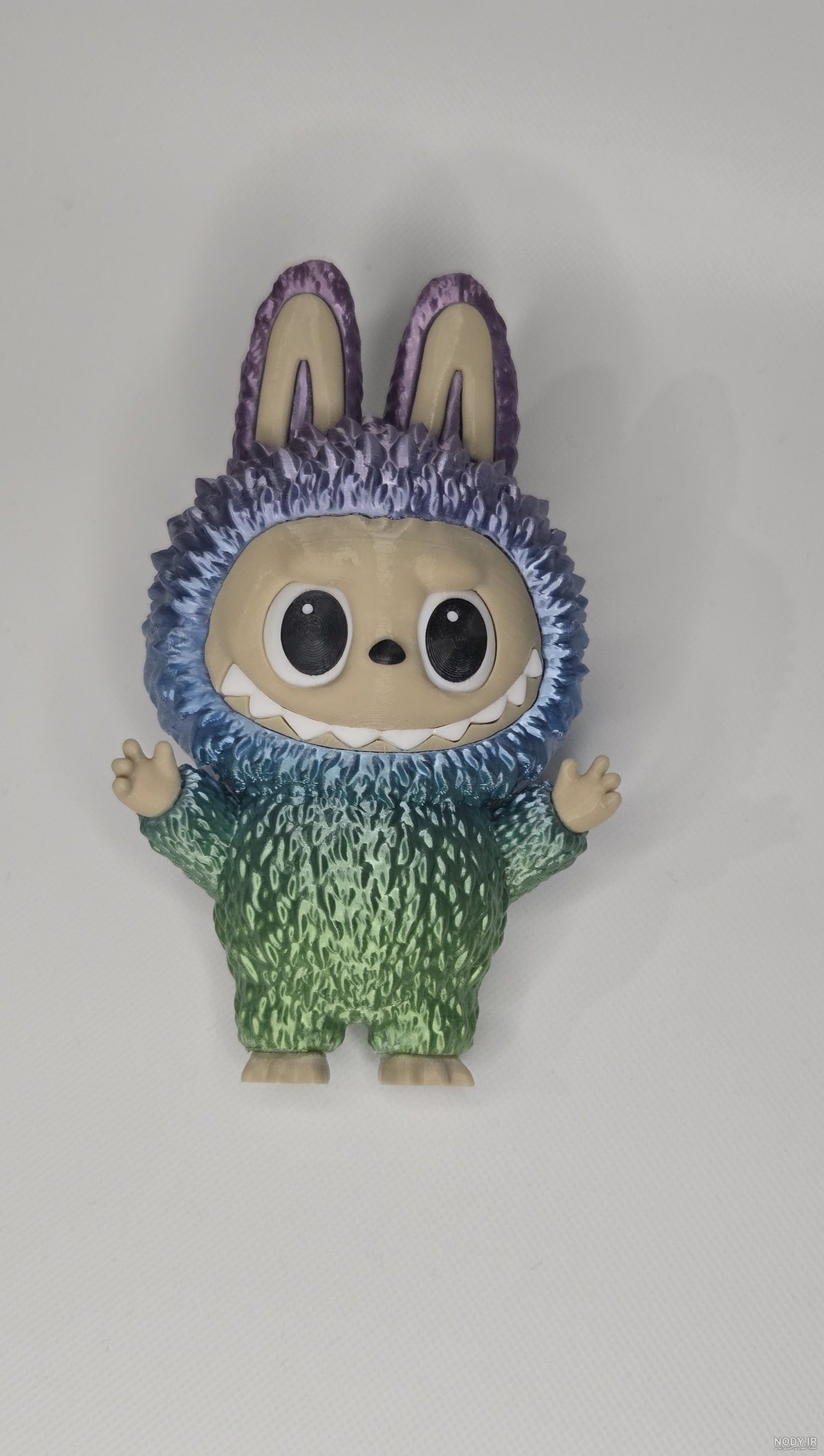 عکس های لبوبو چند رنگ و هنر چاپ روی بوم با طرح های سمبوسه، بولانی و عروسک های colorful در سال ۱۴۰۴