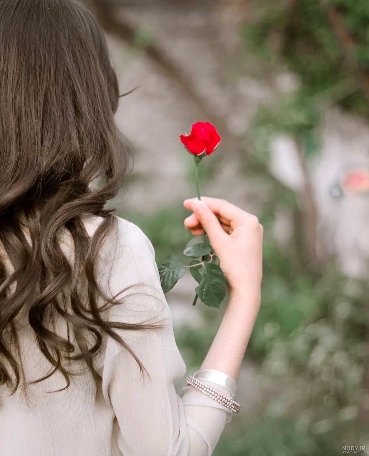 تصاویر پروفایل اینستا جدید ۲۰۲۵: پسرانه، زنانه، مذهبی، عاشقانه، گل، غمگین، خفن، طبیعت، خدا، سیاه وسفید، حجاب، لاتی و طبیعی