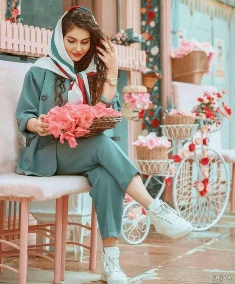 ایده های ژست عکس دخترانه برای پروفایل اینستا در سال 1404 و 2025، با سبک های لاکچری، شیک و حجاب