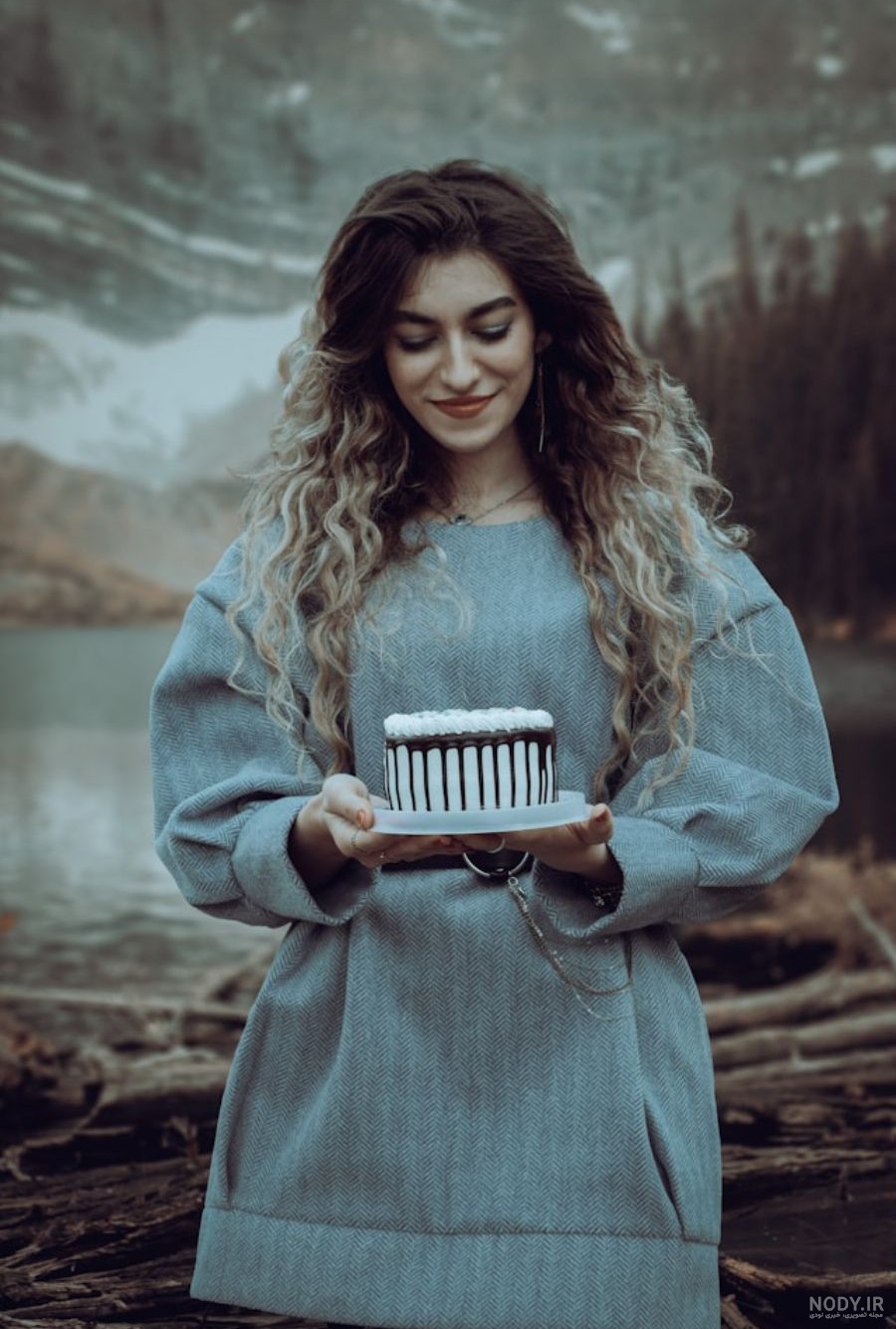 ایده های ژست عکس دخترانه برای پروفایل اینستا در سال ۲۰۲۵ با حجاب، لاکچری و شیک