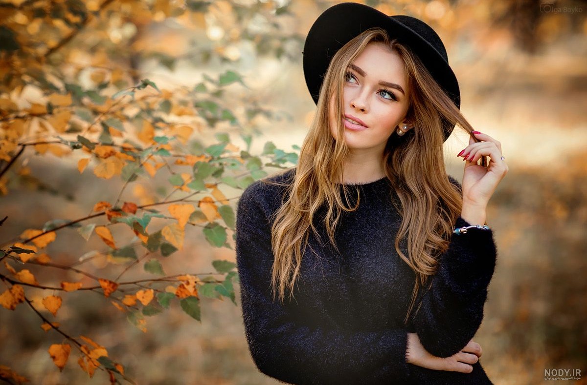 ژست های برتر عکس دخترانه برای پروفایل اینستا در سال ۱۴۰۴ با حجاب، لاکچری و گوشی