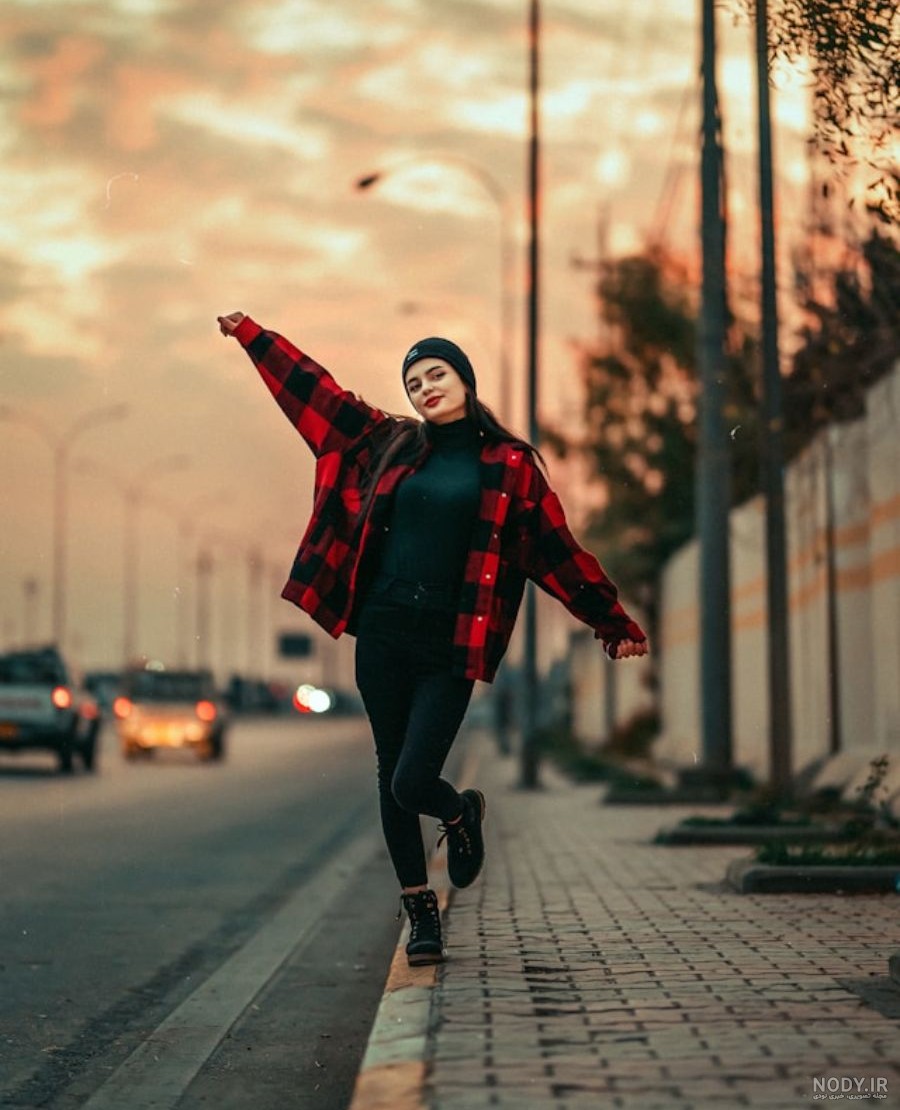 40 ژست های عکس دخترانه برای پروفایل