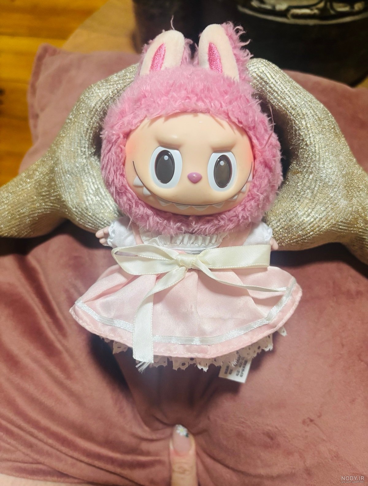 عکس لبوبو صورتی اصل و بدون کپی رایت با لوگوی Pink Le.onade و نمادهای انرژی و رنگ صورتی در سال 2025
